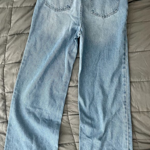 NEW- HIGH RISE WIDE LEG JEANS - Picture 5 of 8